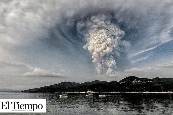 Impactante erupción de volcán en Filipinas; emiten alerta de ‘tsunami volcánico’ y evacuan a miles