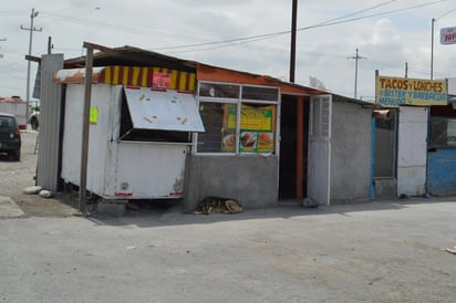 Exigen a comerciantes de Castaños se reubiquen