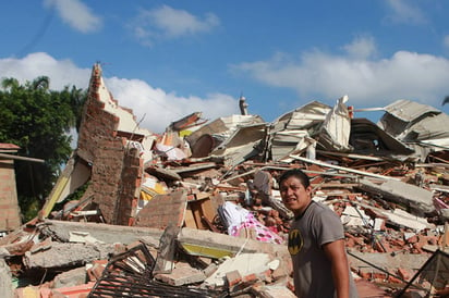 Eleva a 413 la cifra de muertos por sismo