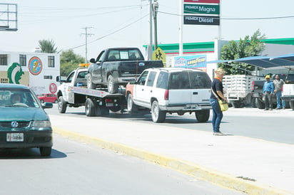 Devolverán a obreros autos decomisados