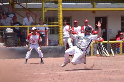 Rieleros reciben  a los Cardenales