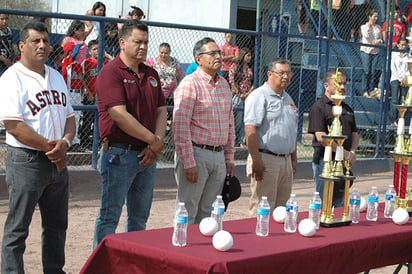 Inauguran Softbol de Trinity