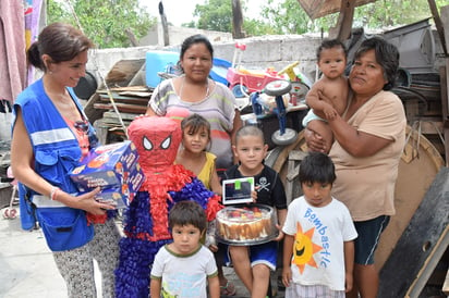 Festeja DIF a Erick