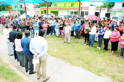 Se reúnen  Alcalde  y vecinos