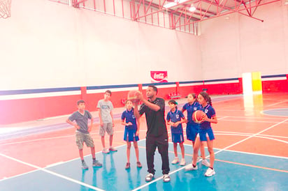 Abren cursos de basquetbol