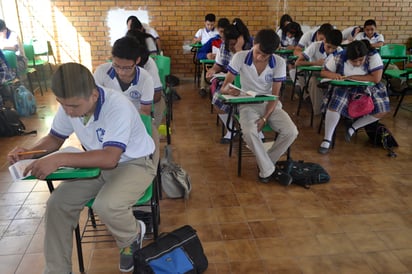 Aplican examen ‘PLANEA’