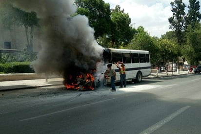 Se incendia camión de la ruta 10