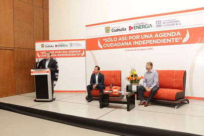 Presenta Libro de Jorge G. Castañeda