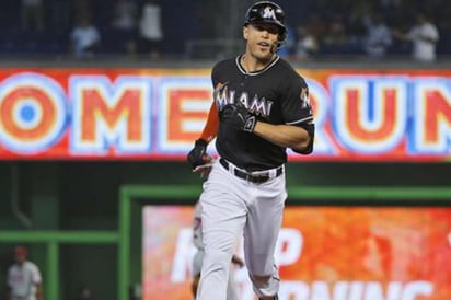 Marlins Apalea a Phillies