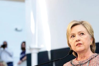 Interroga el FBI a Clinton