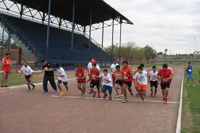 Organizan atletismo de invitación