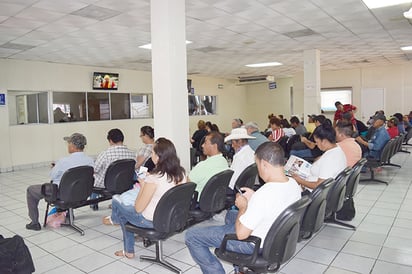 Abarrotan vacacionistas  la Central de Autobuses