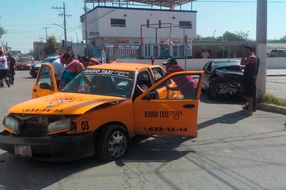 Taxista provoca choque