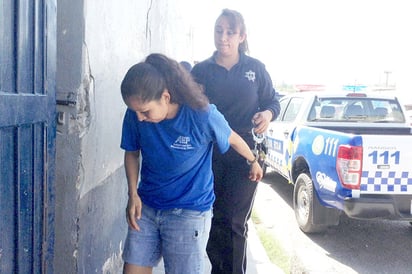 Cae mujer asaltante  en Colegio La Salle