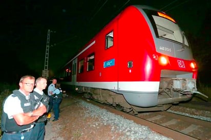 Hieren a 4 en ataque en tren alemán