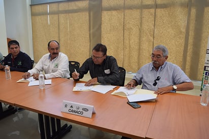 Firma convenio Politécnica  con Cámaras Empresariales