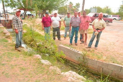 Denuncian robo de  agua en Saca Salada