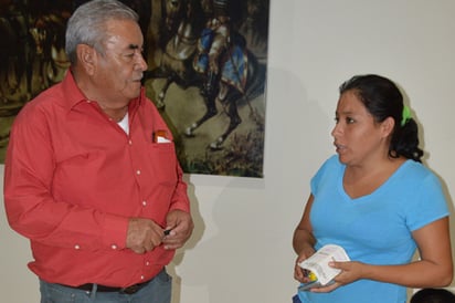 Clama madre le entreguen a sus hijas