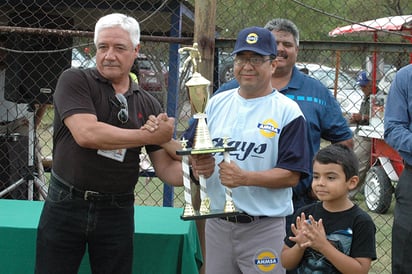 Premian a los Campeones