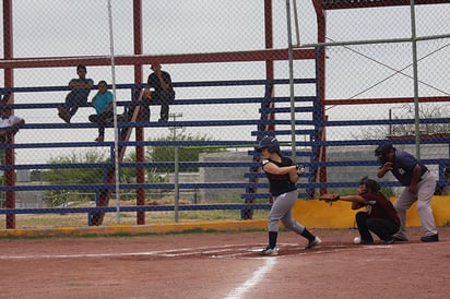 Yaneras y Red Sox inician ganando