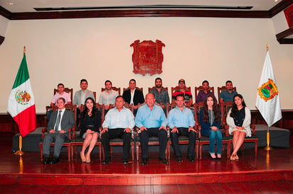 Ganan Monclovenses Premio estatal de la juventud