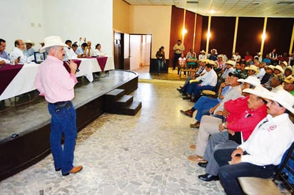 Exhorta la SEDER registrar el ganado