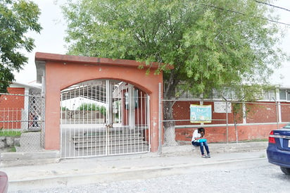 Padecen falta  de luz y agua  200 alumnos