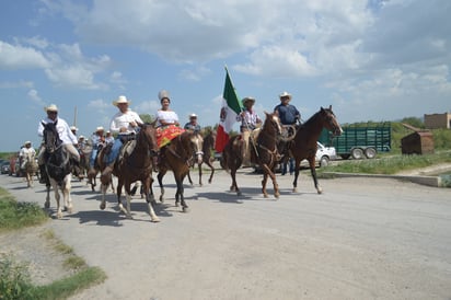 Encabeza Alcalde Ismael Aguirre Tradicional Cabalgata