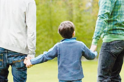 Ocho adopciones gays están en lista de espera