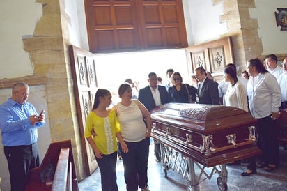 Dan último adiós  a madre de Alcalde