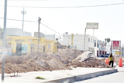 Resienten negocios obras del Par Vial