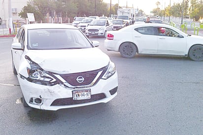 Daña taxista auto del año