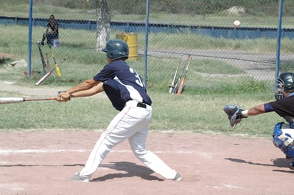 Rieleros Arrollan a Charros