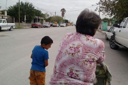 Toman como pista de carrera calle Progreso