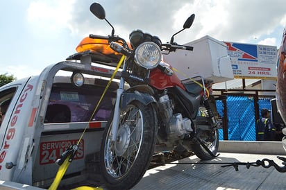 Estampó la moto Vs una camioneta