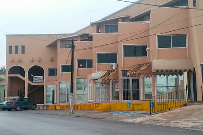 Rateros entraron por la ventana del patio trasero.