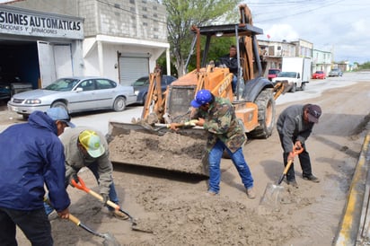 Limpian sindicalizados del Municipio calles del centro