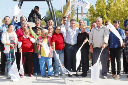 Inician pavimentación en calles de la Borja