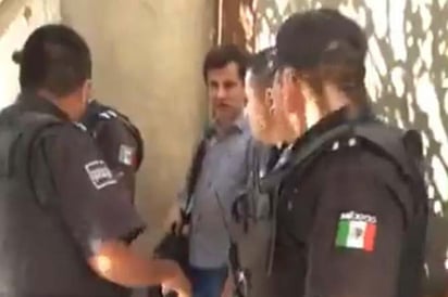 Golpean a profesor  por abuso sexual