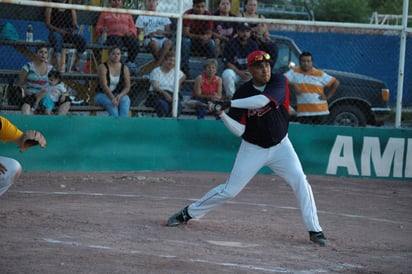 Apretado Triunfo de Sultanes