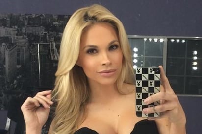 Acusan a modelo de 'Playboy' por difundir foto de anciana desnuda