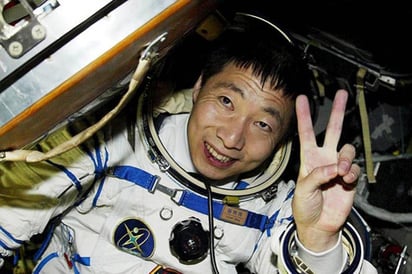 Astronauta chino dice haber escuchado golpes en el espacio