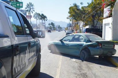 Choca auto  estacionado