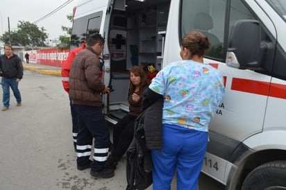 Esquiva auto, poste y barda