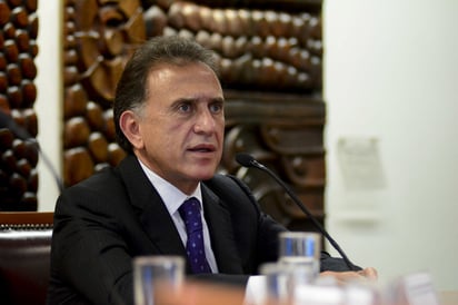 Exige Yunes Linares rescate de la federación