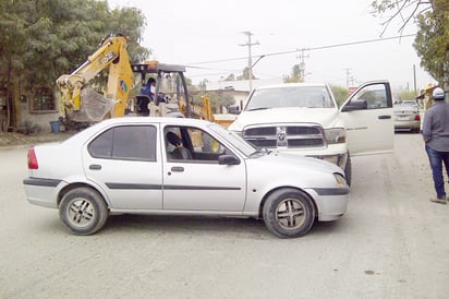 Provoca choque embotellamiento