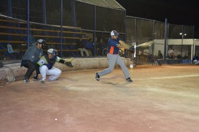 Cachorros le pegan a los Rojos