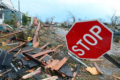 Tornado arrasa sur de Mississippi