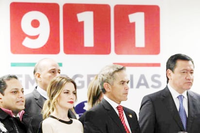 Altair Jarabo promociona el 911 junto a Mancera