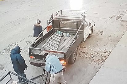 Roban ‘gigantes’ y Policía dormida